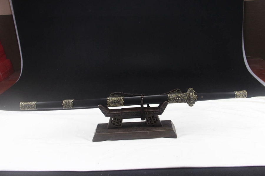 三色铜“青龙刀盘”武士刀（黑檀