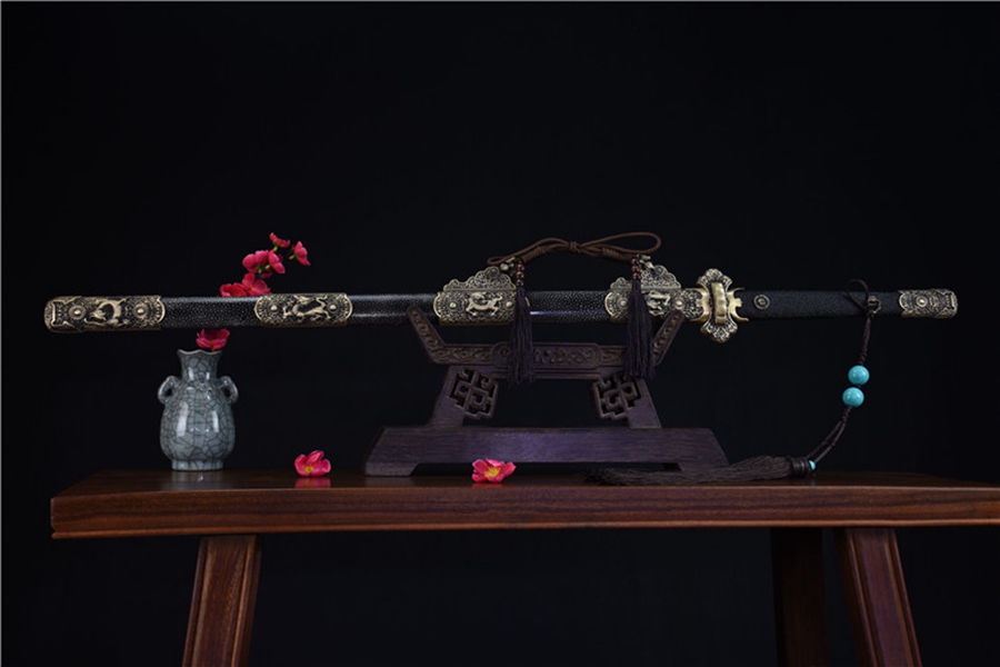 三色铜“青龙刀盘”武士刀（黑檀