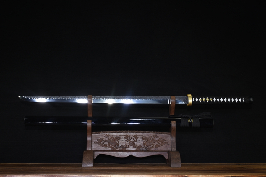 三色铜“青龙刀盘”武士刀（黑檀