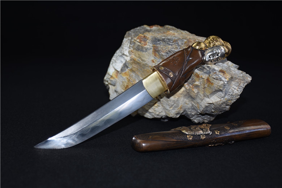 三色铜“青龙刀盘”武士刀（黑檀