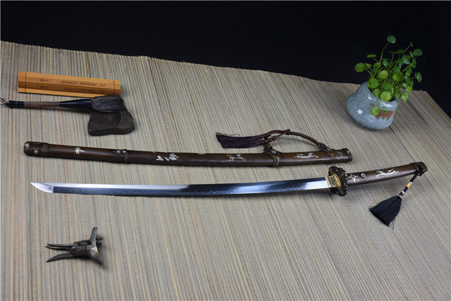 三色铜“青龙刀盘”武士刀（黑檀