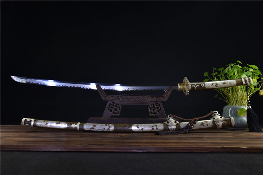 三色铜“青龙刀盘”武士刀（黑檀