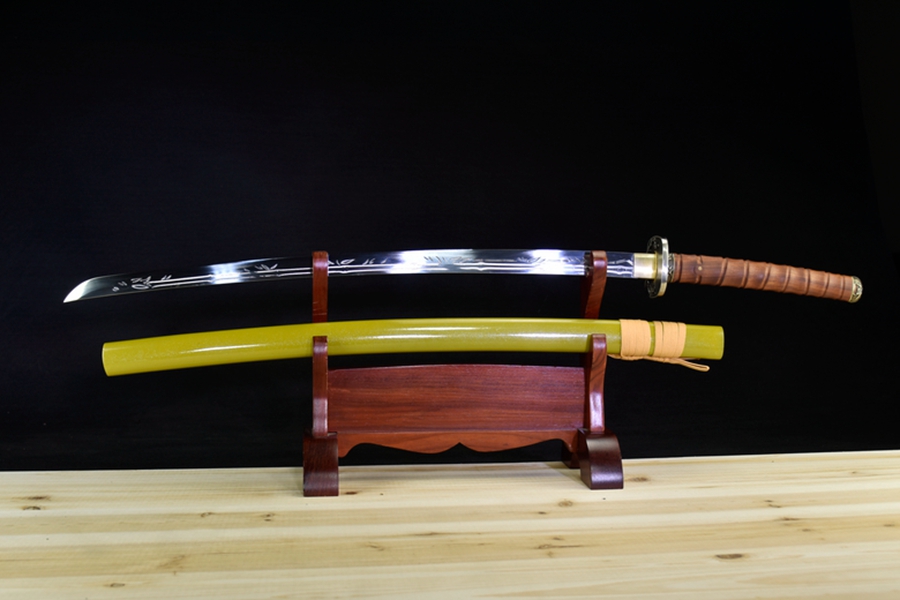 三色铜“青龙刀盘”武士刀（黑檀