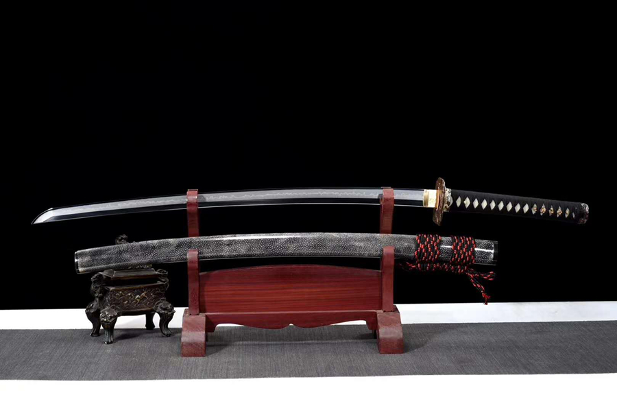 三色铜“青龙刀盘”武士刀（黑檀