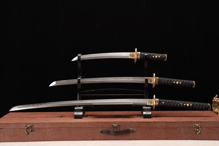 三色铜“青龙刀盘”武士刀（黑檀