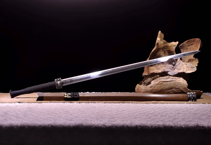 三色铜“青龙刀盘”武士刀（黑檀