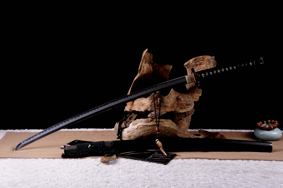 三色铜“青龙刀盘”武士刀（黑檀