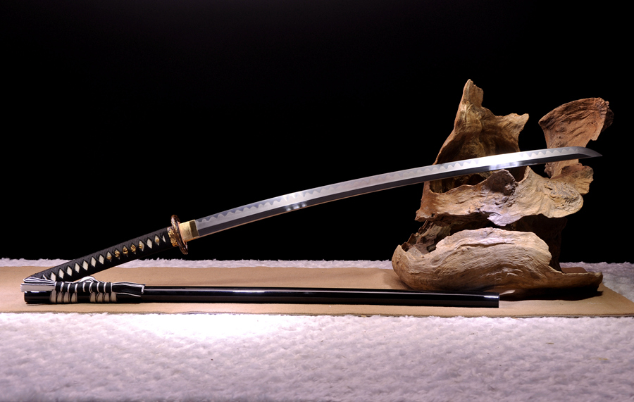 三色铜“青龙刀盘”武士刀（黑檀
