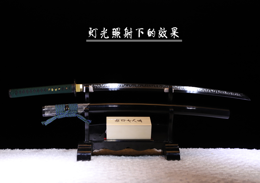 三色铜“青龙刀盘”武士刀（黑檀