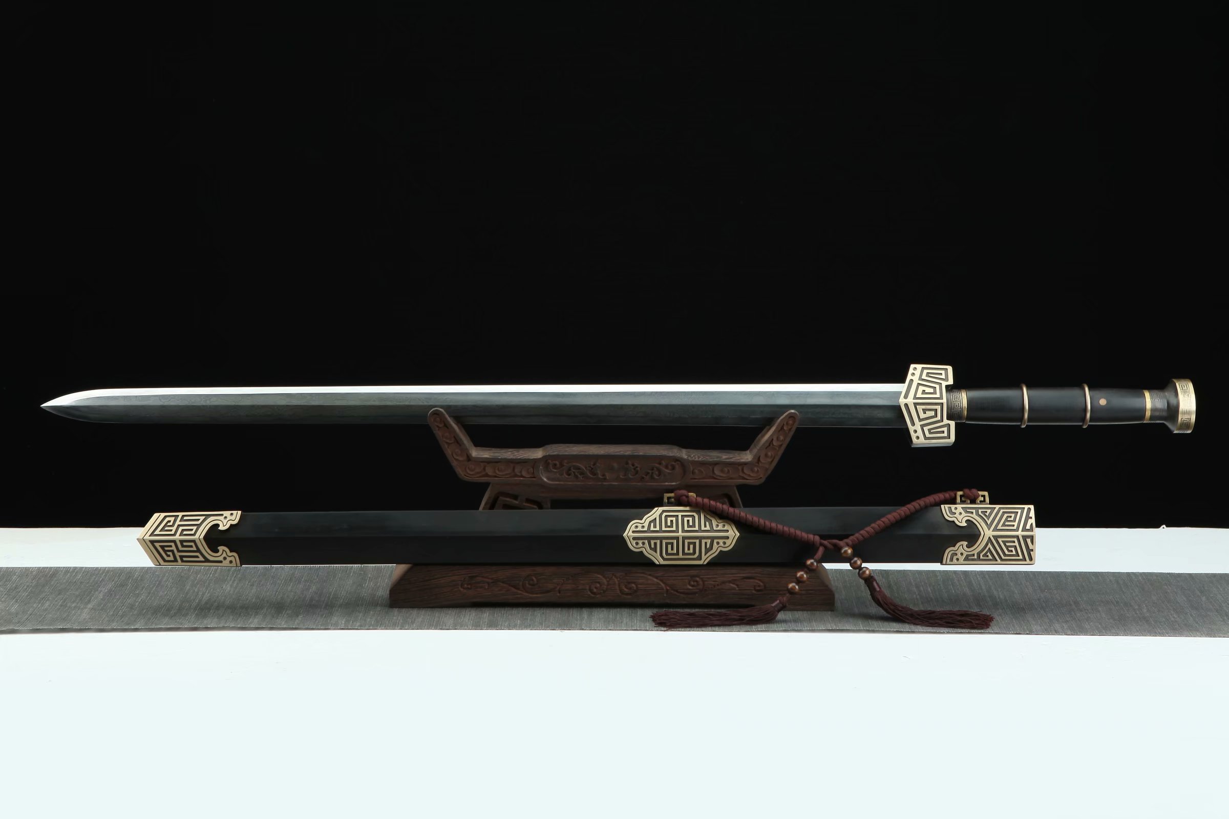 三色铜“青龙刀盘”武士刀（黑檀