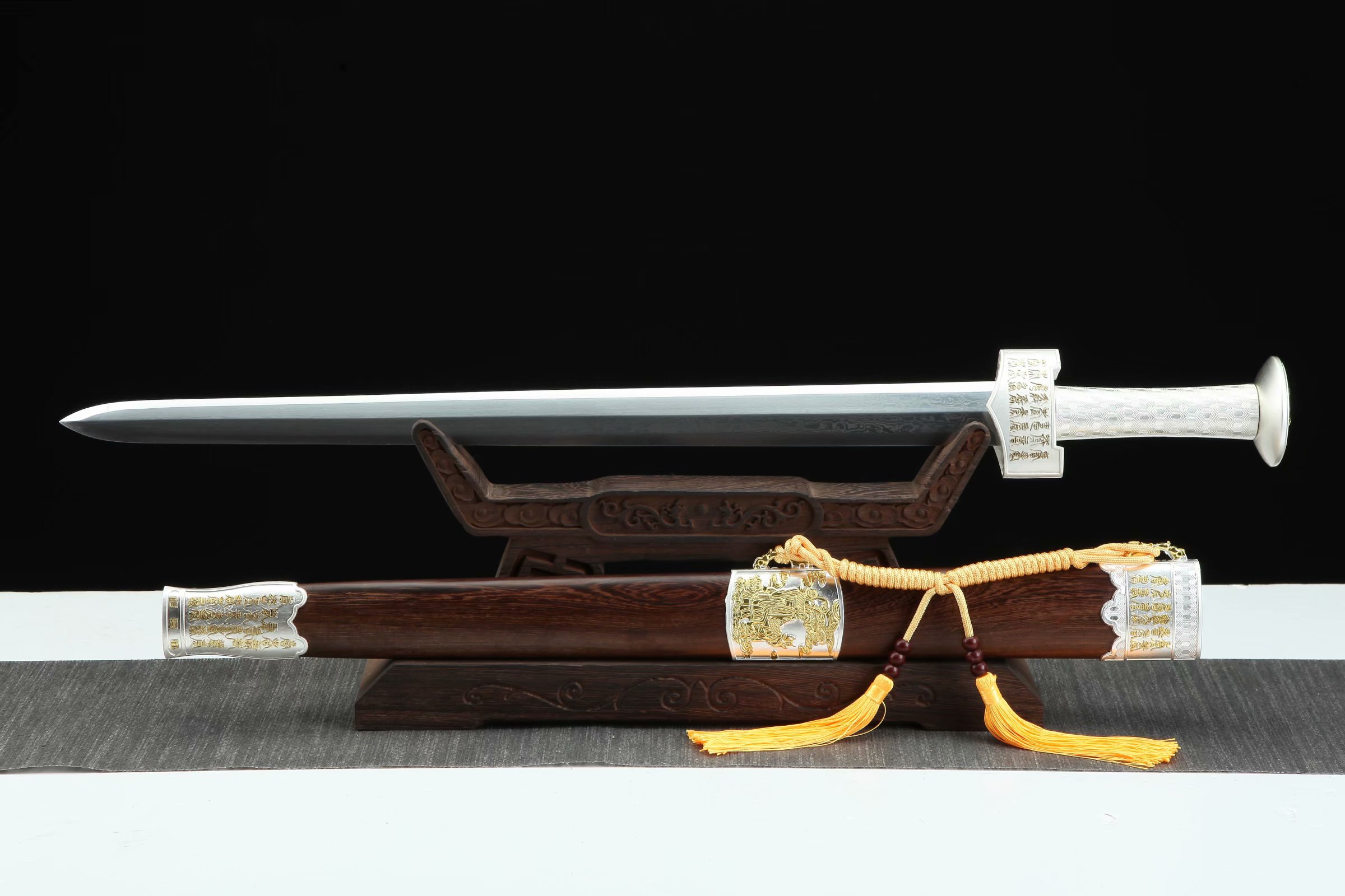 三色铜“青龙刀盘”武士刀（黑檀