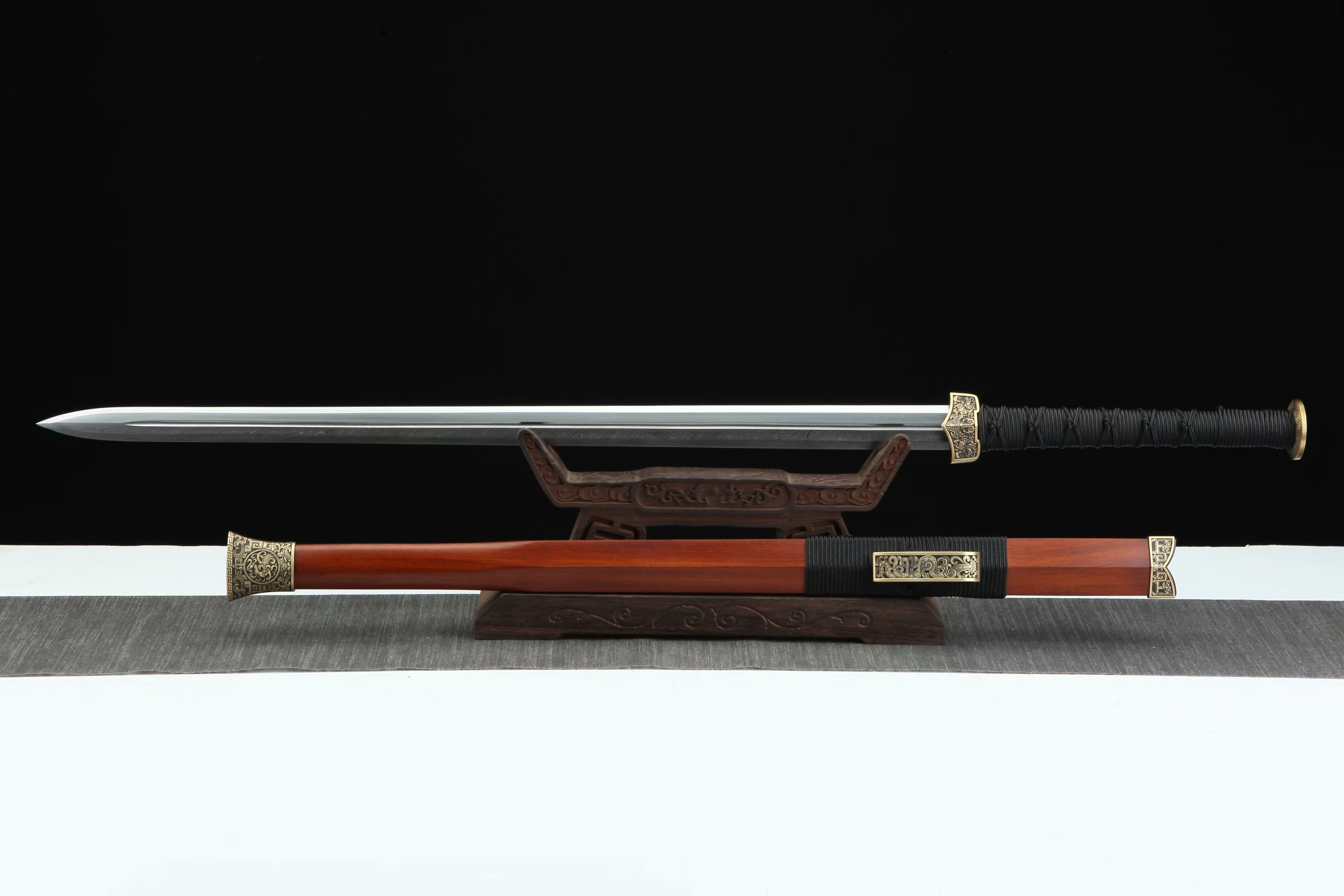 三色铜“青龙刀盘”武士刀（黑檀