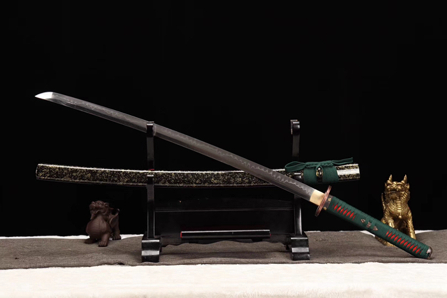 三色铜“青龙刀盘”武士刀（黑檀