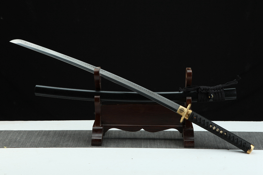 三色铜“青龙刀盘”武士刀（黑檀