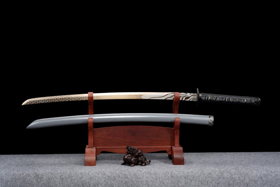三色铜“青龙刀盘”武士刀（黑檀