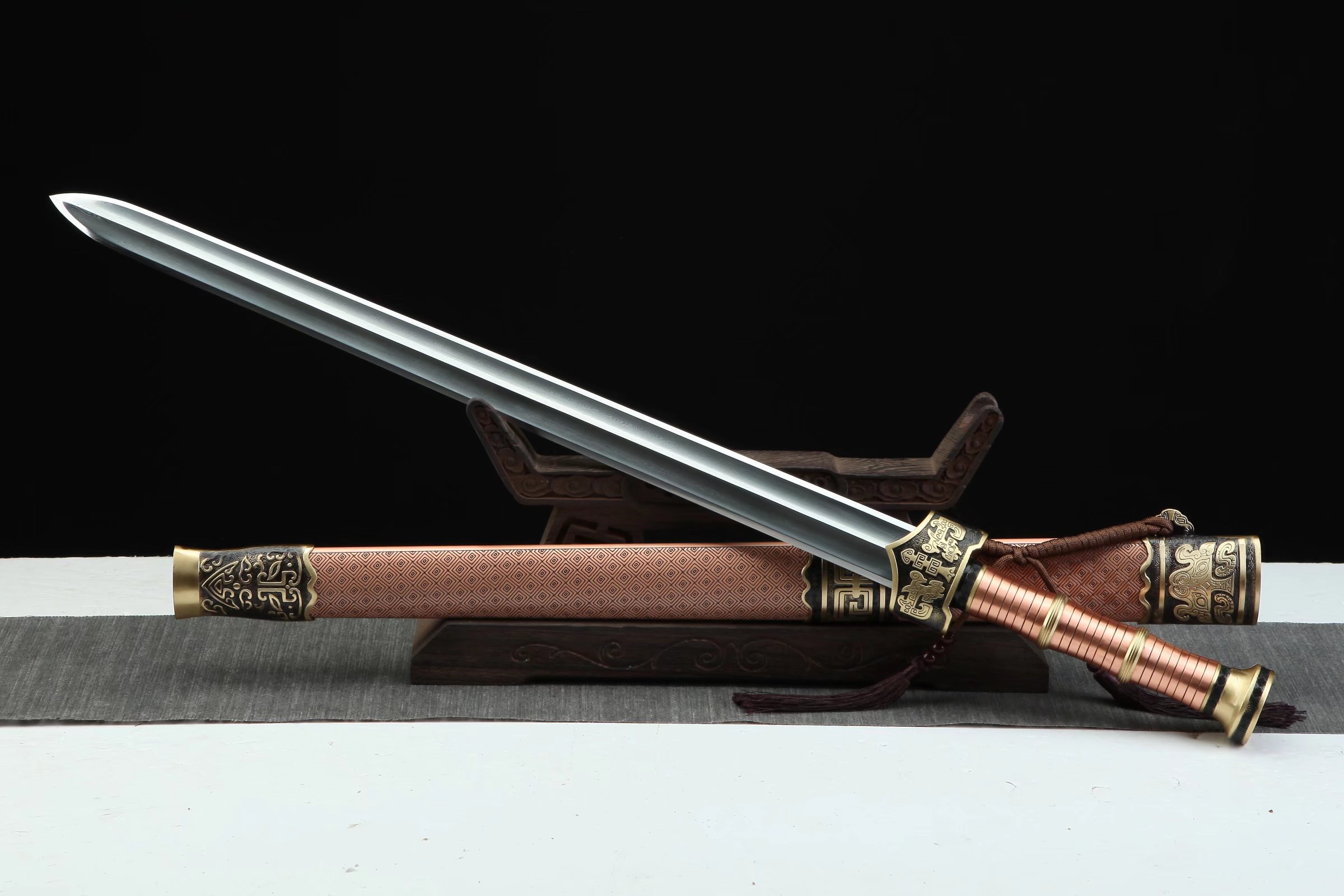三色铜“青龙刀盘”武士刀（黑檀