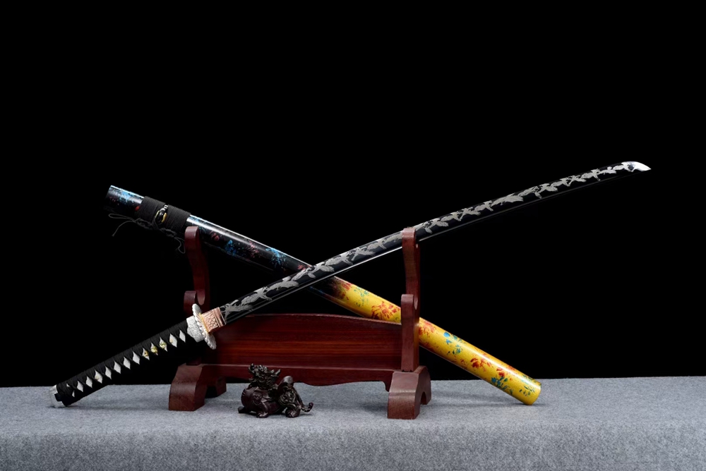 三色铜“青龙刀盘”武士刀（黑檀