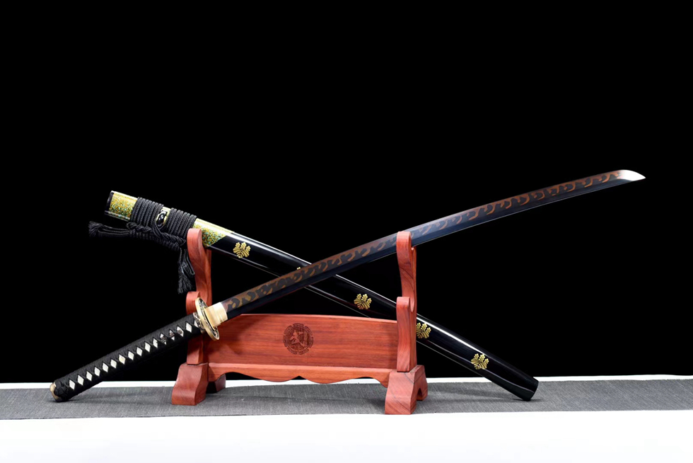 三色铜“青龙刀盘”武士刀（黑檀