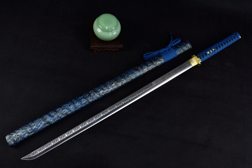三色铜“青龙刀盘”武士刀（黑檀