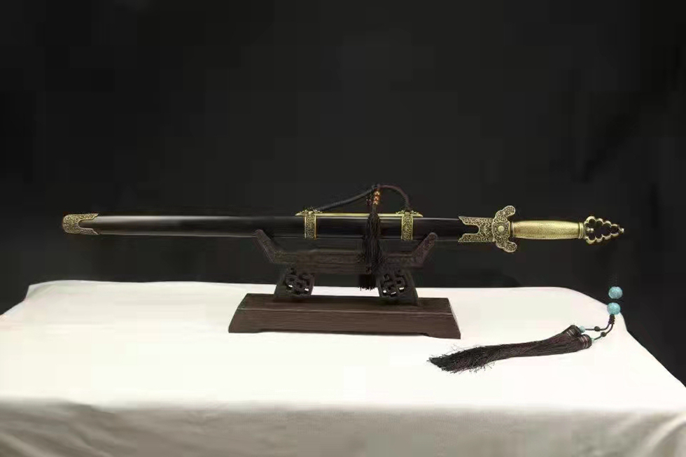 三色铜“青龙刀盘”武士刀（黑檀