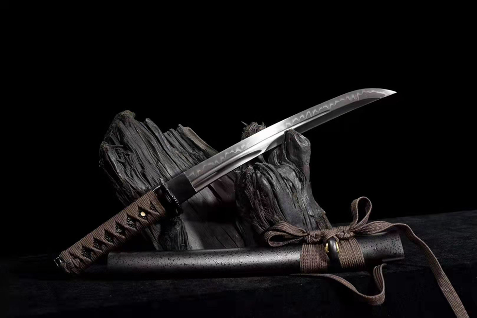 三色铜“青龙刀盘”武士刀（黑檀