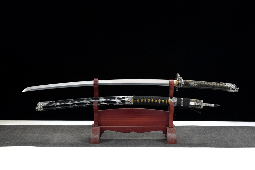 三色铜“青龙刀盘”武士刀（黑檀
