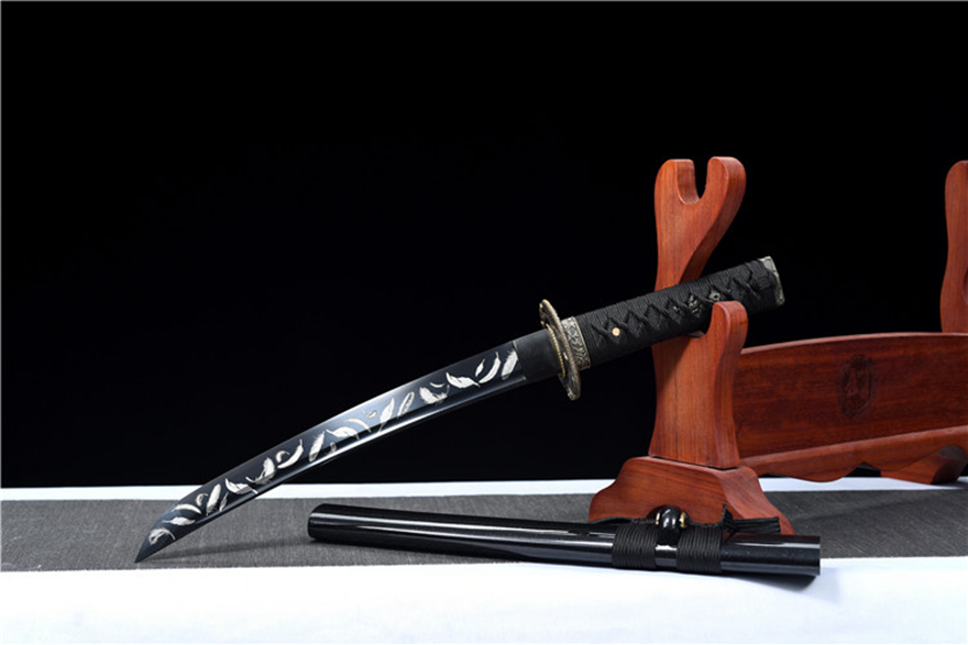 三色铜“青龙刀盘”武士刀（黑檀