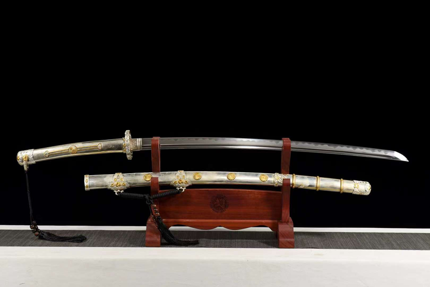 三色铜“青龙刀盘”武士刀（黑檀