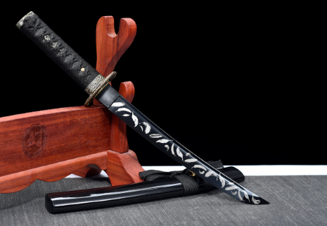 三色铜“青龙刀盘”武士刀（黑檀