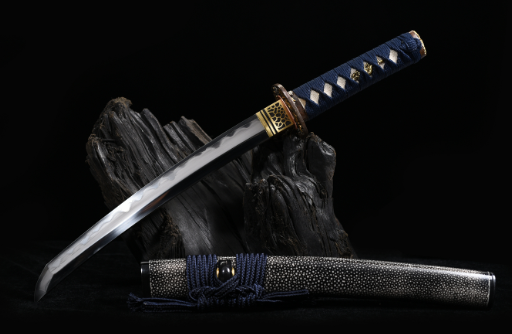 三色铜“青龙刀盘”武士刀（黑檀