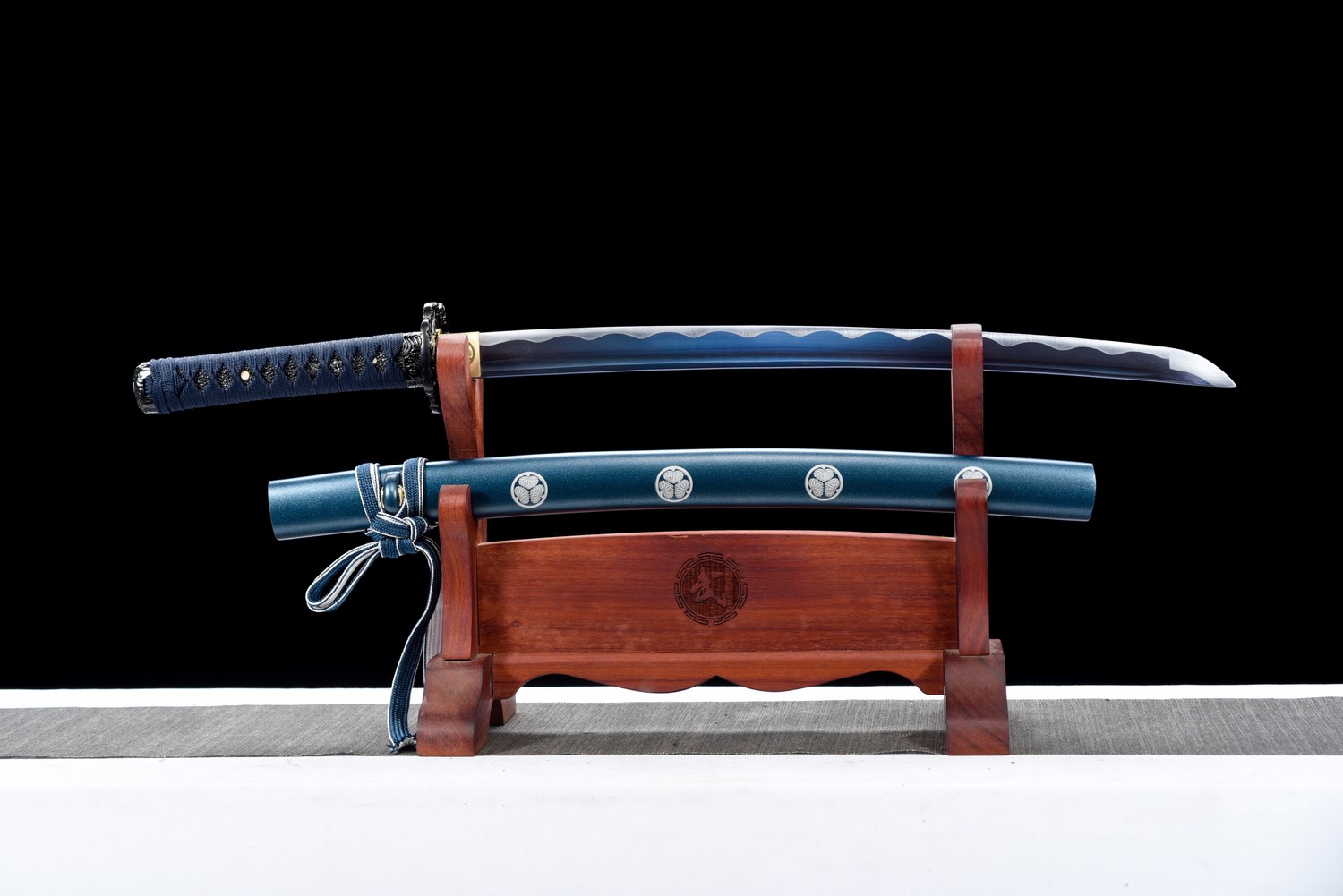 三色铜“青龙刀盘”武士刀（黑檀