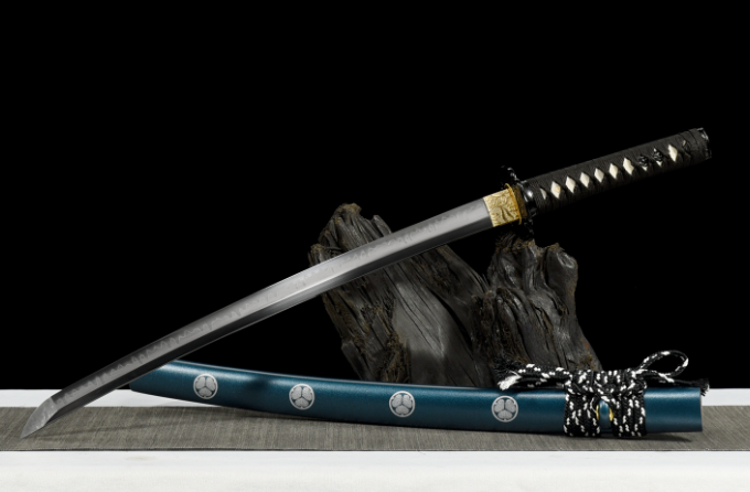 三色铜“青龙刀盘”武士刀（黑檀