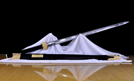 三色铜“青龙刀盘”武士刀（黑檀