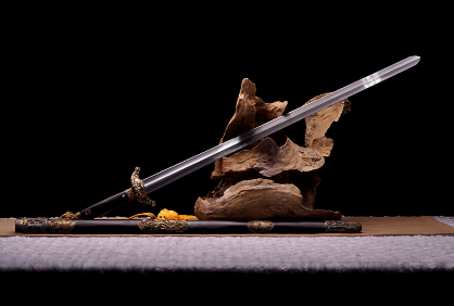 三色铜“青龙刀盘”武士刀（黑檀