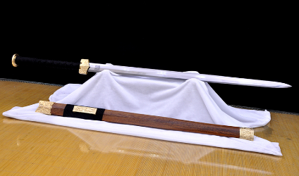 三色铜“青龙刀盘”武士刀（黑檀